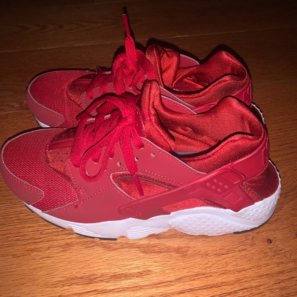 Red Nike Huraches